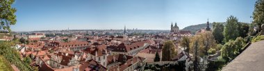 Kent Prag'ın ve St. Nicholas Kilisesi Panoraması