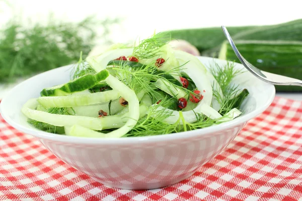 Pepino de espagueti con pimiento rojo —  Fotos de Stock