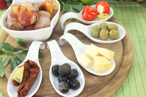 Tapas stuffed with prunes, figs and apricots — Stock Photo, Image