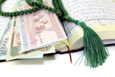 şanti Kur'an ile afghanistanischer para birimi
