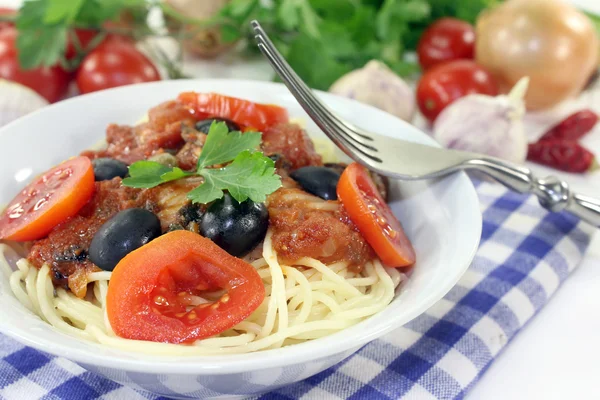 Spaghetti alla Puttanesca — Stockfoto