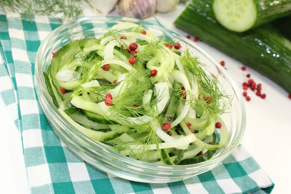 Komkommer salade — Stockfoto