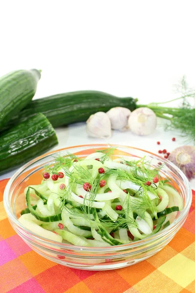 Komkommer salade — Stockfoto