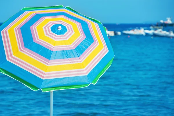 Colorful umbrella on the tropical beach — Stock Photo, Image