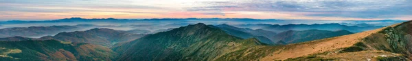 Gün batımında dağ manzarası — Stok fotoğraf