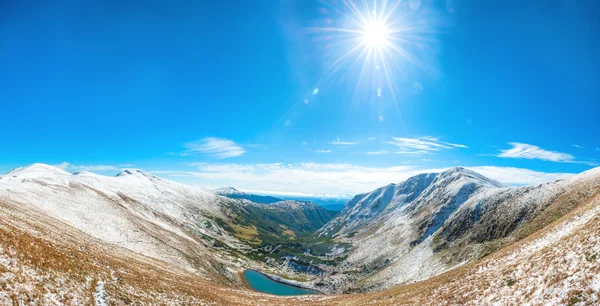 Panorama der weißen Berge — Stockfoto