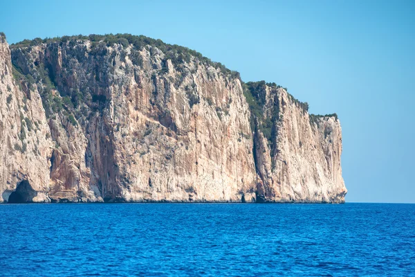 海岸と青い地中海の海 — ストック写真