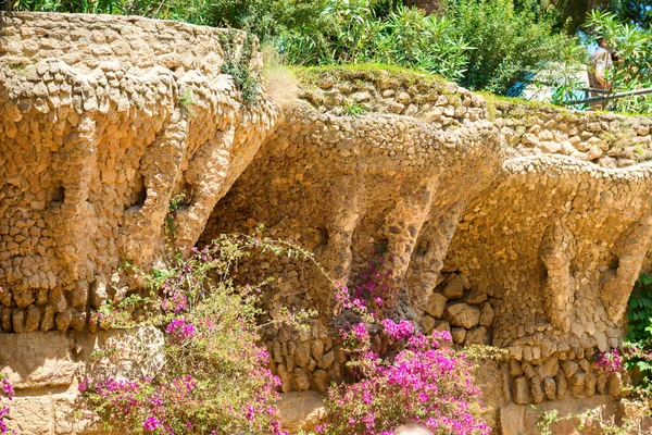 Columns in colonnade of Park Guell — Stock Photo, Image