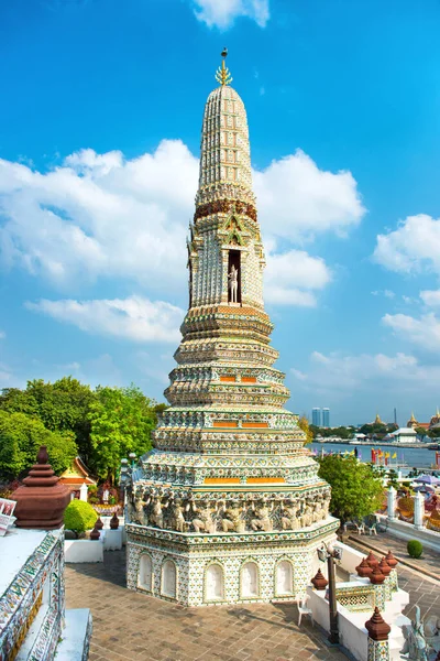 Vista Della Torre Laterale Wat Arun Sfondo Cielo Blu Punto — Foto Stock