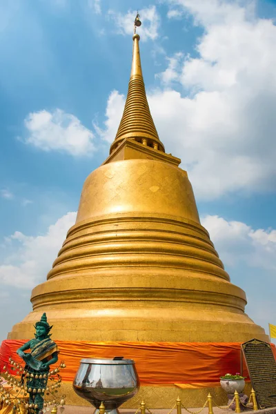 Gold Stupa Oder Chedi Des Buddhistischen Tempels Wat Saket Auf — Stockfoto