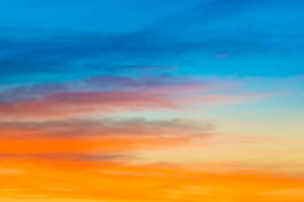 Sonnenuntergang Dramatischer Himmel Mit Bunten Wolken Als Natur Sonnenuntergang Hintergrund — Stockfoto