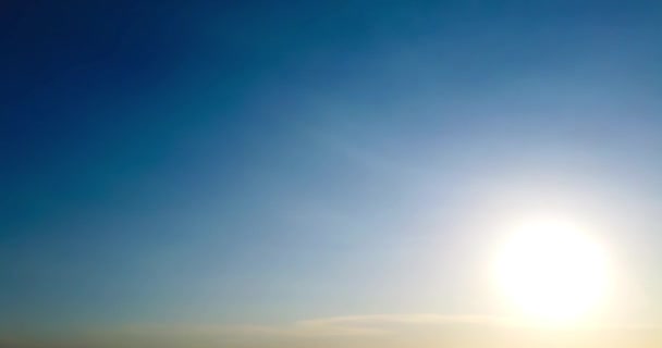 Tijdsverloop Van Zonsondergang Hemel Wolken Landschap Met Bewegende Zon Blauwe — Stockvideo