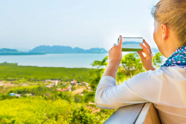 Young Woman Mobile Phone Taking Image Thailand Mountain Island Sea — Stock Photo, Image