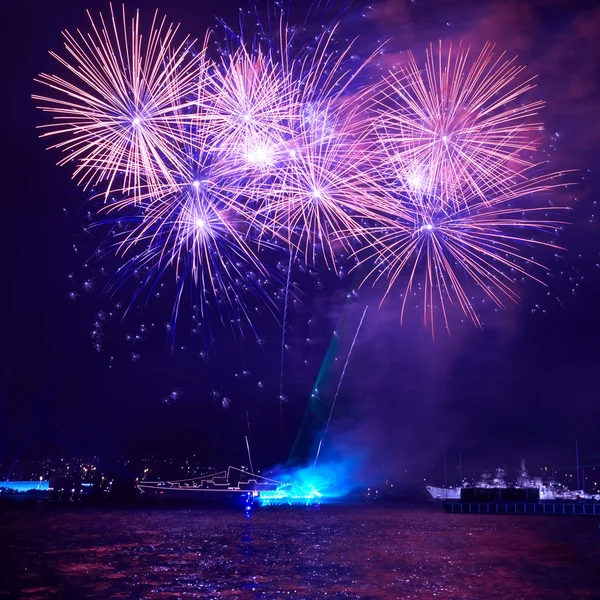 Fuochi d'artificio colorati blu — Foto Stock