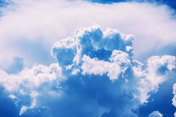 Kék felhők és az ég — Stock Fotó