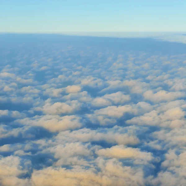 Lucht, zonsondergang en de wolken — Stockfoto