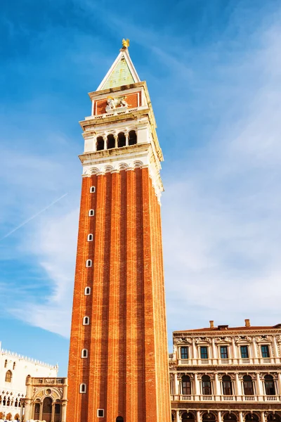 San Marco campanario en Venecia —  Fotos de Stock