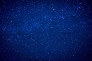 Mavi karanlık gece gökyüzü