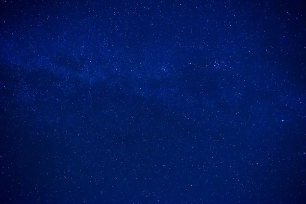 Modrá tmavá noční obloha — Stock fotografie