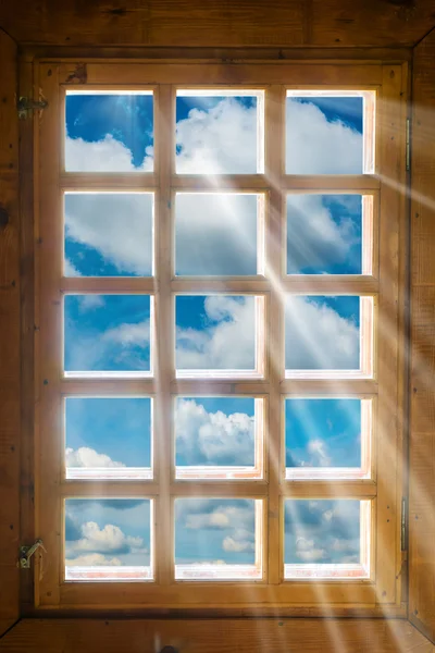 Houten venster met prachtig uitzicht — Stockfoto