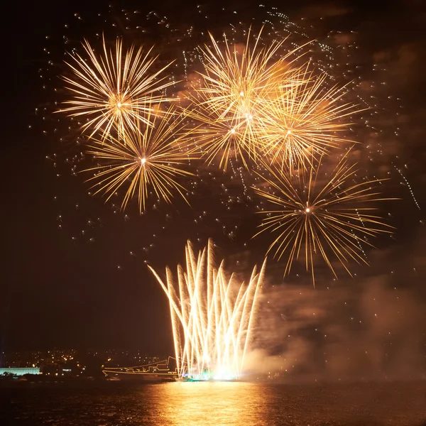 Colorful fireworks in the night — Stock Photo, Image