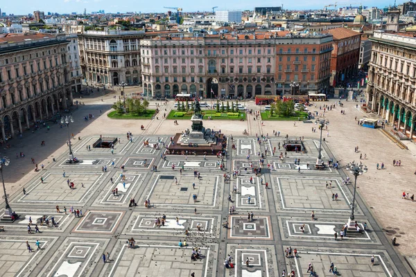 Letecký pohled na náměstí v Miláně — Stock fotografie