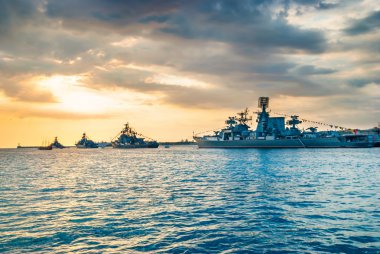 Deniz Bay askeri Donanma gemileri