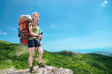 Sırt çantası kadınla Hiking