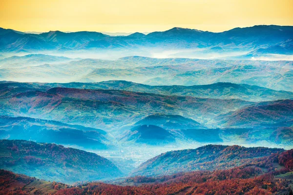 Güzel mavi dağlar — Stok fotoğraf