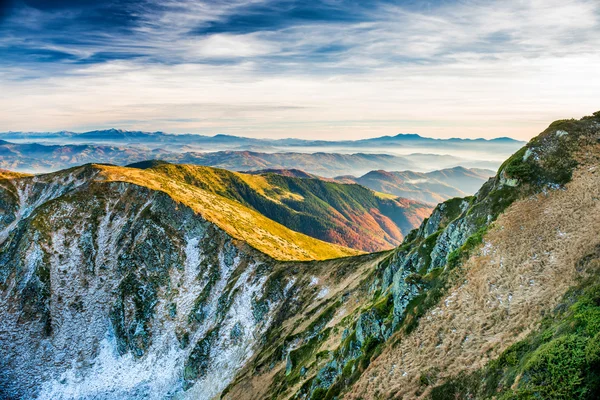 Sunset in mountains with sky and clouds — Stock Photo, Image