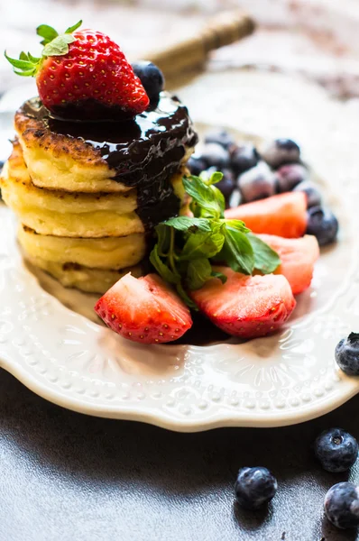 Käsepfannkuchen zum Frühstück — Stockfoto