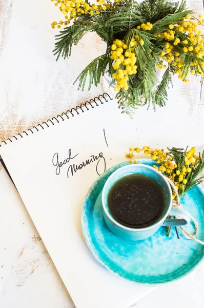 Mimosa fiori e caffè — Foto Stock