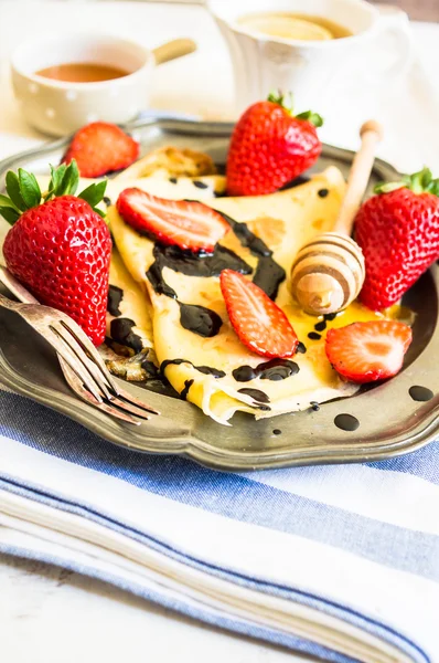 Fresas y crepes congelados —  Fotos de Stock