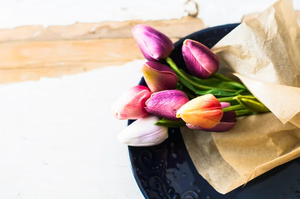 Strauß bunter Tulpen — Stockfoto