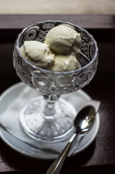 Ice cream in vintage cup — Stock Photo, Image