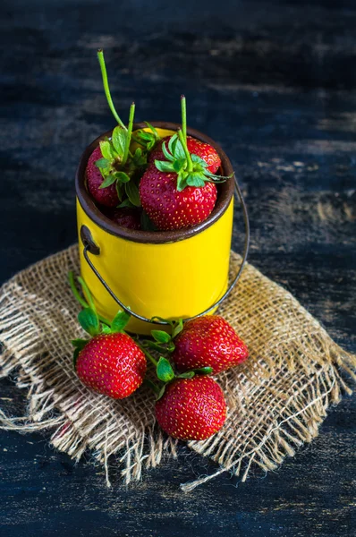 Fresh strawberry on the table — Stock Photo, Image