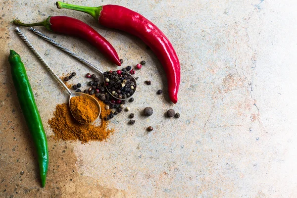 Conceito de alimento com pimentas — Fotografia de Stock