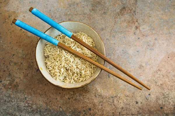 Wild rice in ceramic bowl — Stock Photo, Image