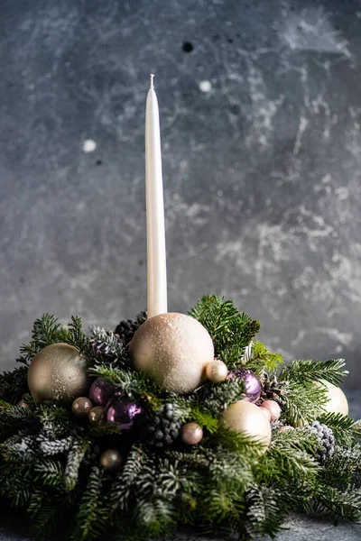 Composição Festiva Natal Com Bolas Decoração Fundo Pedra Com Espaço — Fotografia de Stock