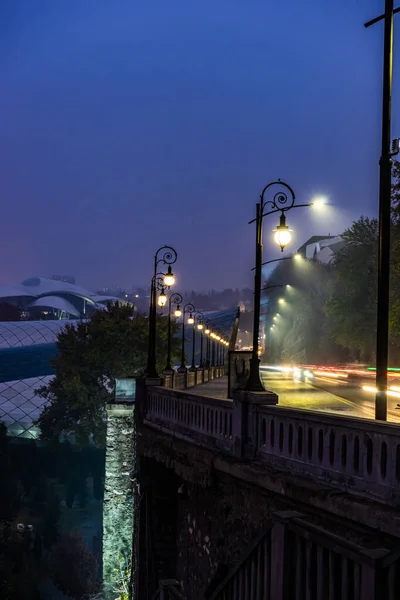 Célèbre Rue Baratashvili Dans Vieille Ville Tbilissi Avec Des Lampadaires — Photo