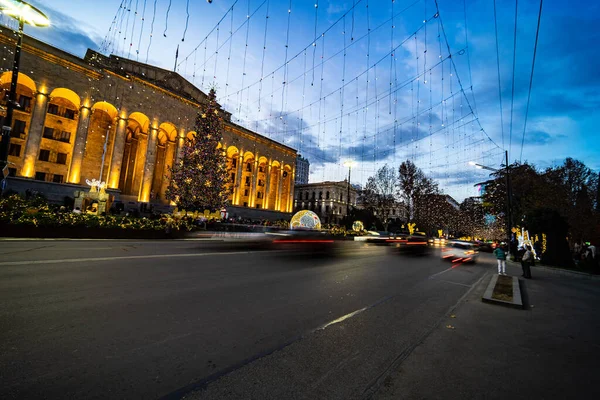 2020年12月20日 佐治亚州Tbilisi 格鲁吉亚首都第比利斯的主要道路 圣诞和新年假期灯火通明 — 图库照片