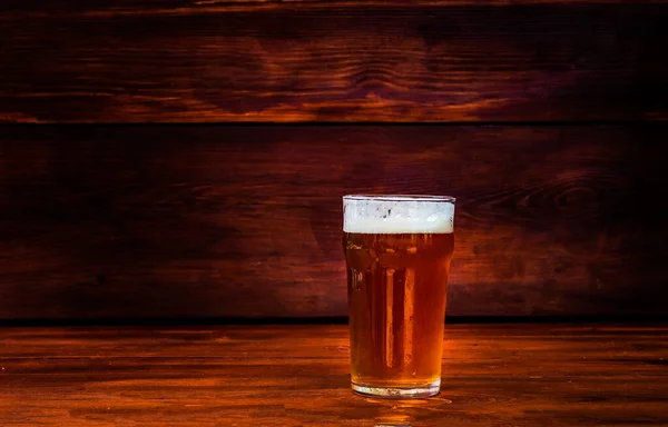 Glass Craft Beer Old Wooden Bar — Stock Photo, Image