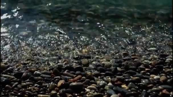 Буря Чорному Морі Хвилями Кам Яному Пляжі — стокове відео