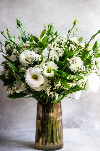 Красиві Білі Квіти Еустоми Літньому Букеті Концепція Подарунка — стокове фото