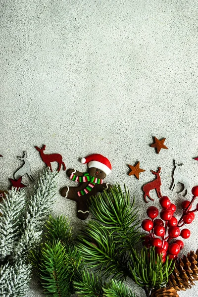 Marco Navidad Con Galletas Jengibre Sobre Fondo Hormigón —  Fotos de Stock