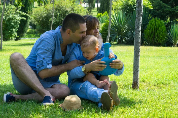 Lycklig familj — Stockfoto