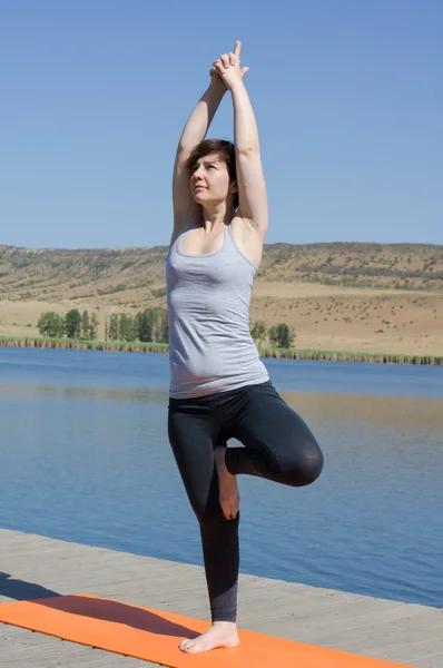 Yoga im Freien — Stockfoto