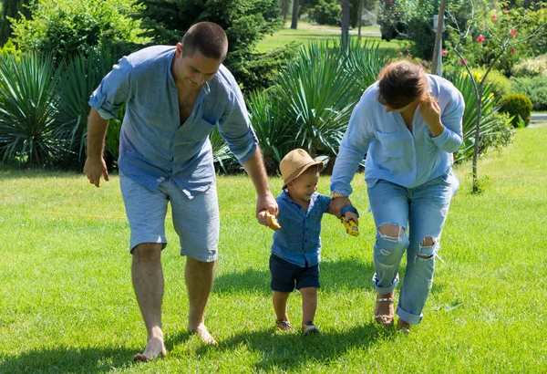 Família feliz — Fotografia de Stock