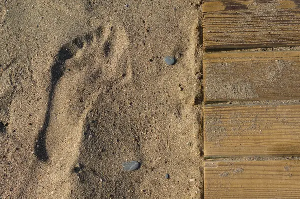 Primer plano de una textura de camino de playa de madera con arena — Foto de Stock