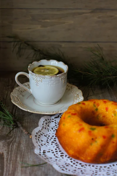 Holiday cake and tea — Stock Photo, Image